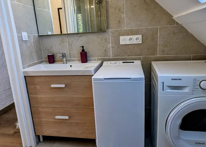 Le Monne - & Confort كامبان